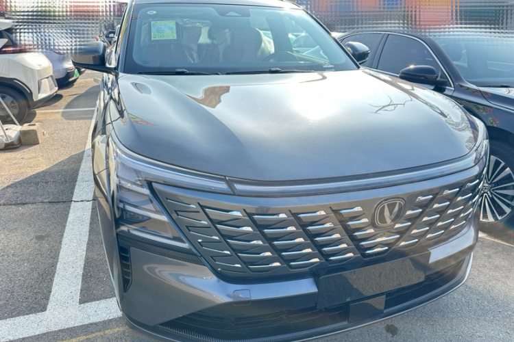 长安CS75 PLUS 2025款 第四代 UItra 2.0T 新蓝鲸 擎风型车身外观6003