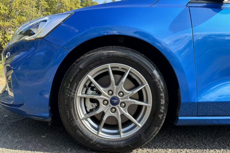 福特 福克斯 2020款 两厢 EcoBoost 180 自动锋潮型车身外观6009