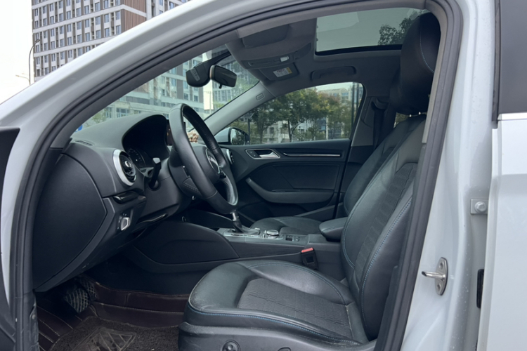 奥迪A3 2019款 Limousine 35 TFSI 时尚型 国VI中控内饰7002