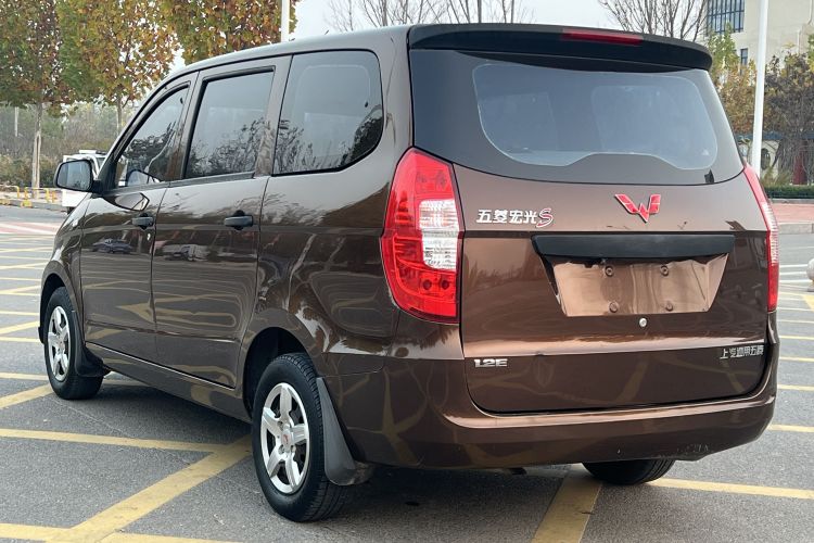 五菱汽车 五菱宏光 2015款 1.2L S 基本型国IV车身外观6008