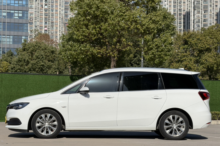 别克GL6 2021款 323T 轻混动互联豪华型车身外观6006