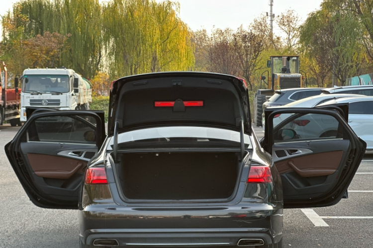 奥迪A6L 2016款 45 TFSI quattro 运动型中控内饰7006