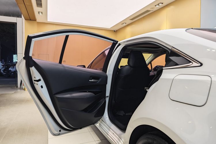 丰田 亚洲狮 2021款 2.0L 尊贵版车身外观6012