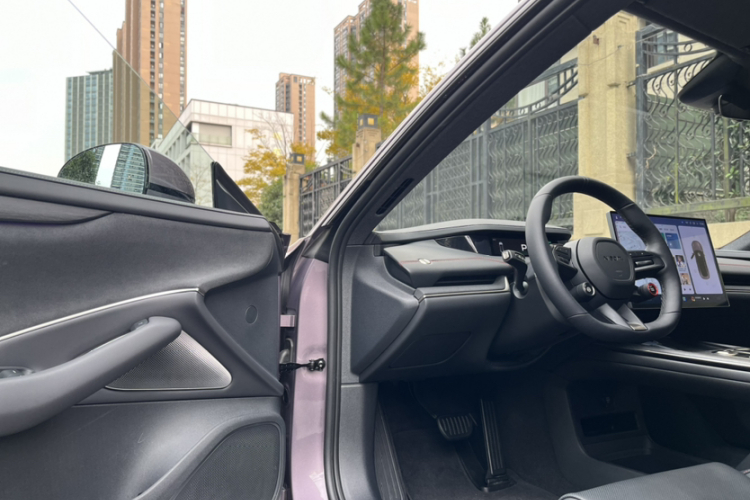 小米汽车 小米SU7 2024款 后驱长续航智驾版中控内饰7005