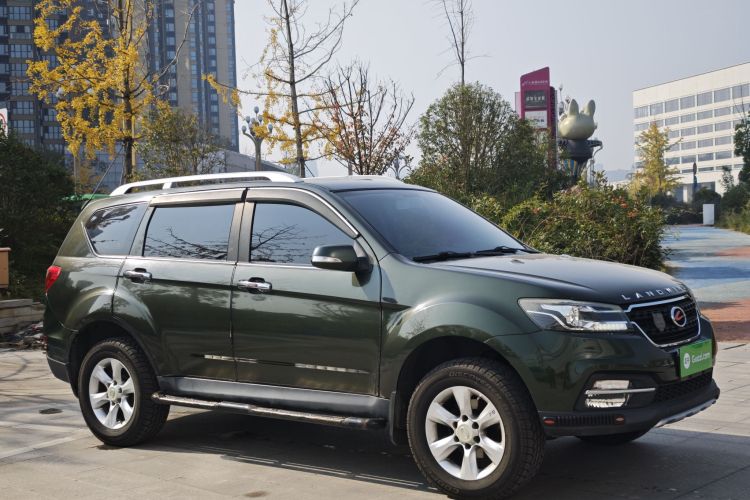 陆风X8 2017款 2.0T 汽油4X4豪华型车身外观6002