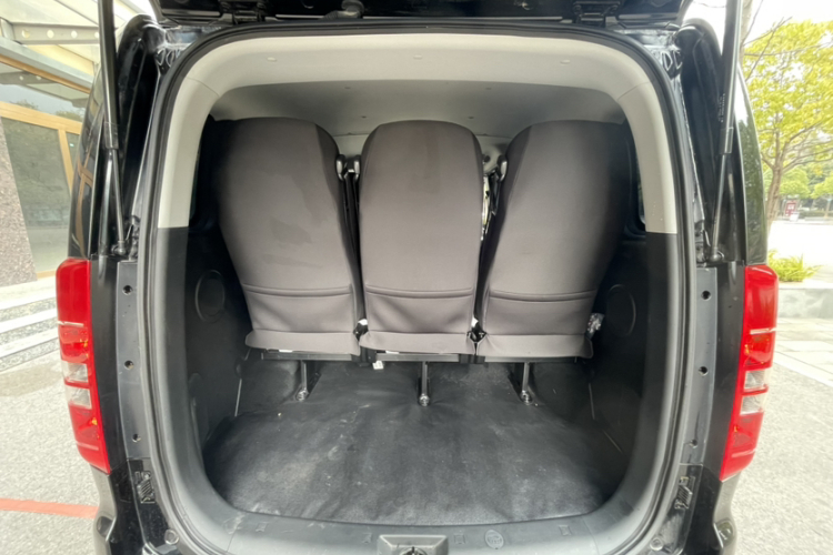 江淮瑞风 瑞风M3 2025款 PLUS 1.8L 手动舒适版 9座中控内饰7004