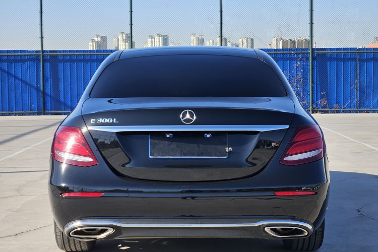 奔驰E级 2017款 E 300 L 豪华型车身外观6004