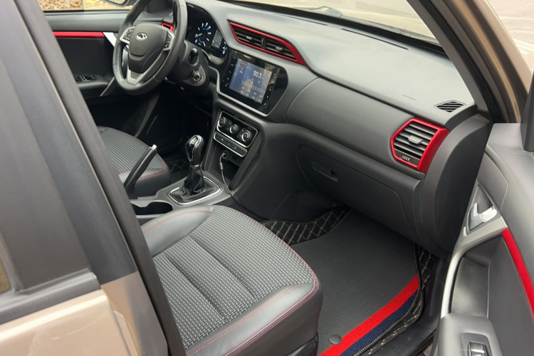 奇瑞 瑞虎3 2016款 1.6L 手动智尚版中控内饰7004