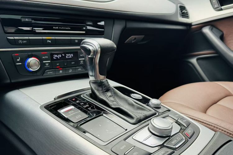 奥迪A6L 2014款 TFSI 舒适型中控内饰7009