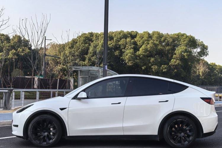 特斯拉 Model Y 2022款 长续航全轮驱动版车身外观6006