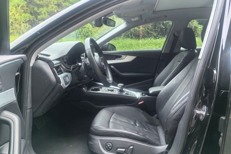 奥迪A4L 2019款 40 TFSI 时尚型 国VI中控内饰7001