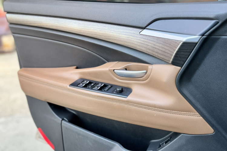 吉利汽车 博瑞 2017款 2.4L 尊雅型中控内饰7001