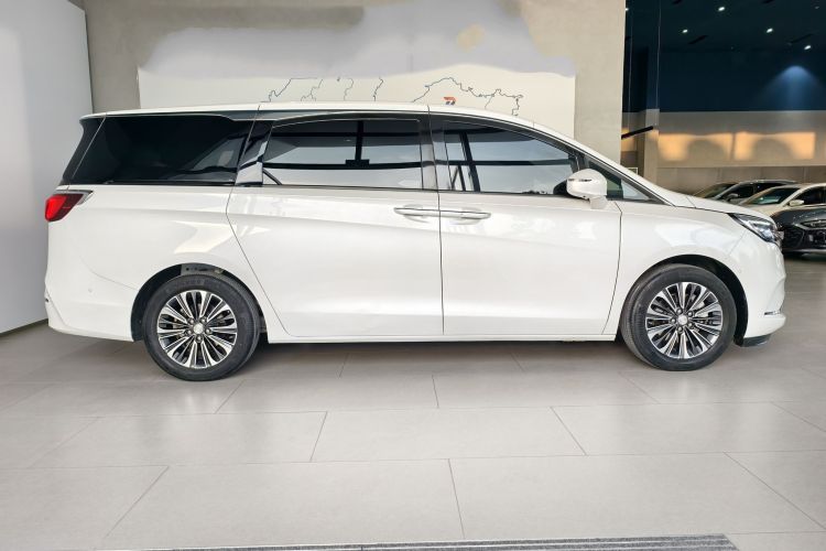 别克GL8 2022款 ES陆尊 653T 豪华型车身外观6009