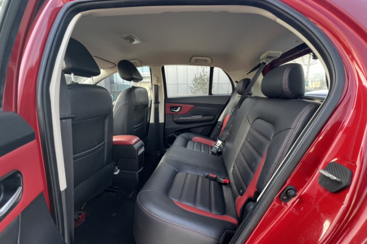 哈弗H1 2015款 1.5L AMT豪华型中控内饰7001