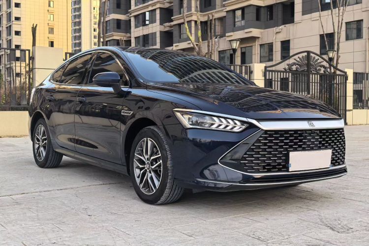 比亚迪 秦PLUS 2024款 荣耀版 DM-i 120KM领先型车身外观6005