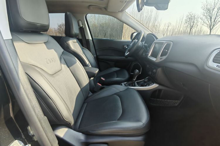 Jeep 指南者 2017款 200T 自动家享四驱版局部细节41