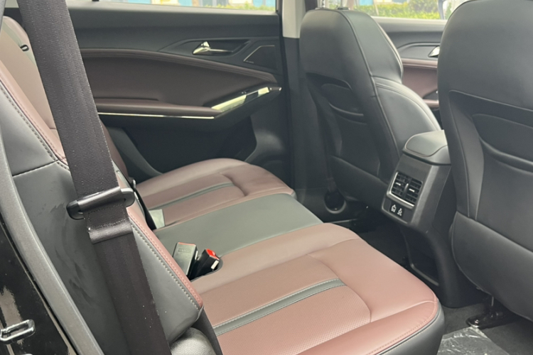 思皓X8 PLUS 2023款 1.5TGDI DCT智享版 7座中控内饰7002