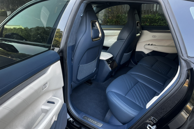 极氪001 2024款 WE版 100kWh 后驱中控内饰7004