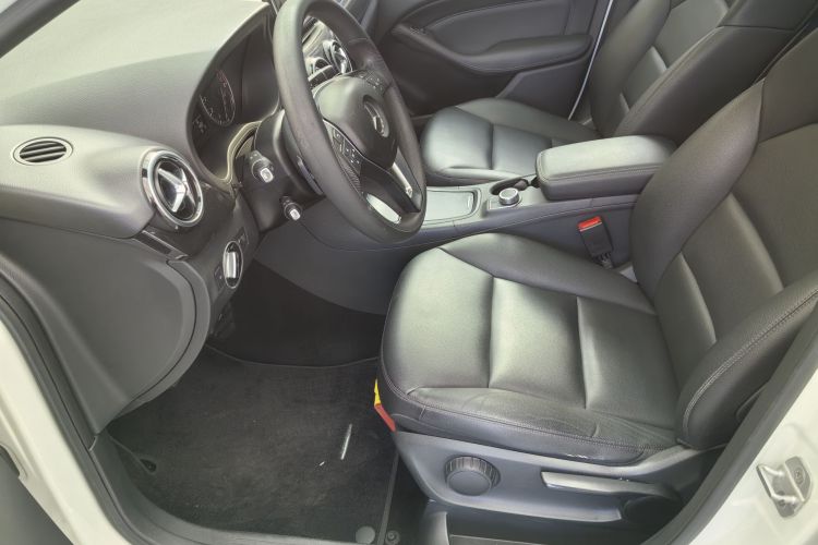 奔驰B级 2012款 B 180车身外观6008