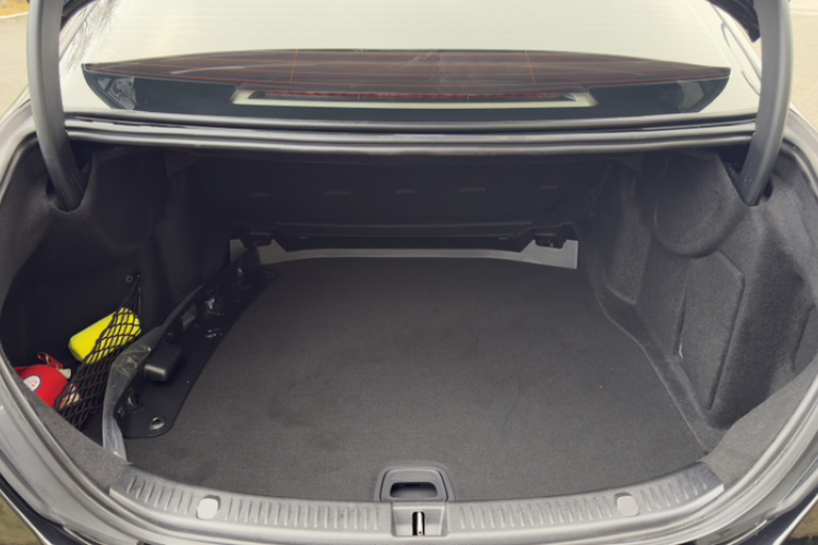 奔驰E级 2023款 E 260 L局部细节23