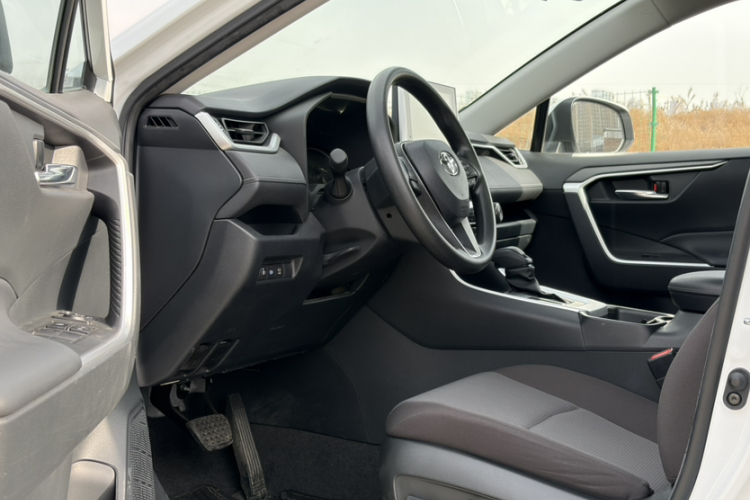 丰田 RAV4荣放 2022款 2.0L CVT两驱风尚版中控内饰7003