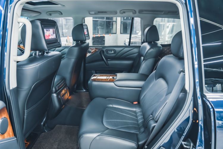 英菲尼迪QX80 2016款 5.6L 4WD中控内饰7007