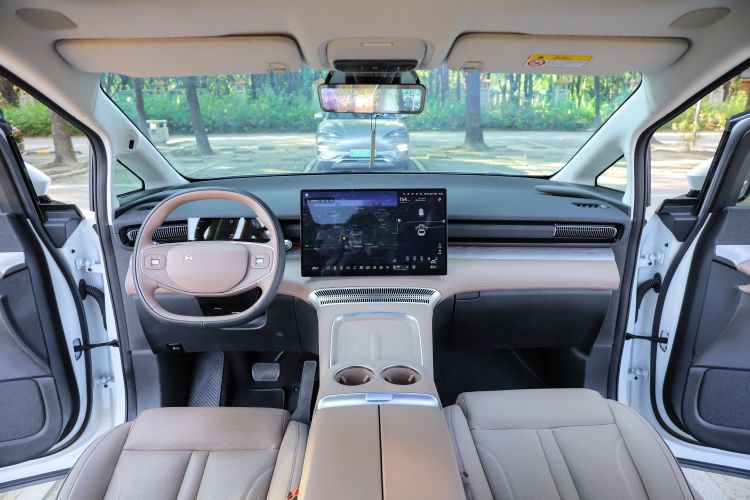 小鹏X9 2024款 702超长续航Pro中控内饰7011