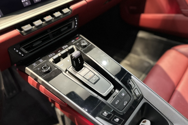 保时捷911 2020款 Carrera 3.0T中控内饰7001