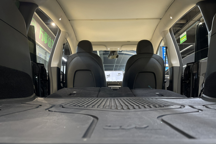 特斯拉 Model Y 2021款 标准续航后驱版中控内饰7007