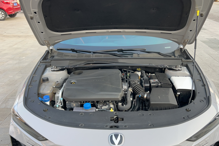 长安UNI-V 2022款 1.5T 运动版局部细节24