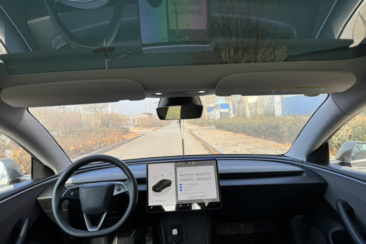 特斯拉 Model 3 2023款 后轮驱动版中控内饰7004