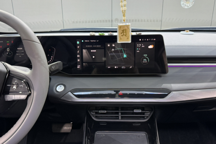 长安 锐程PLUS 2023款 1.5T DCT尊贵型中控内饰7003