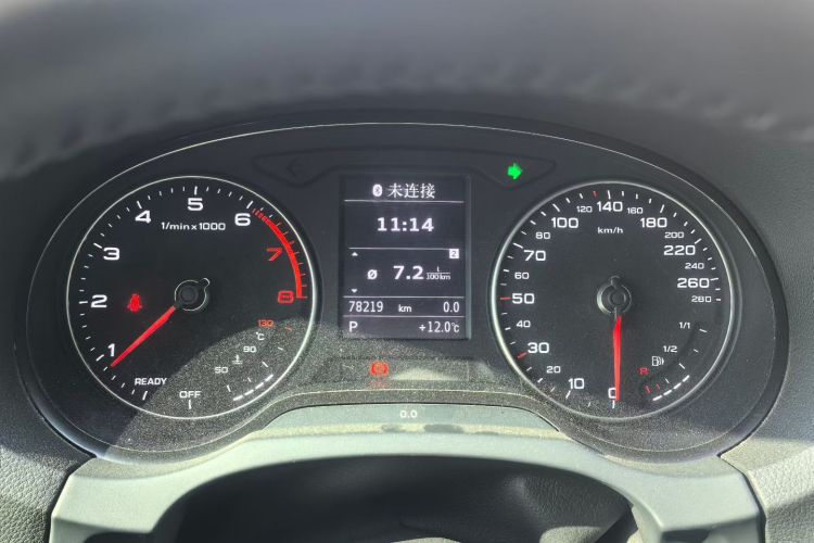 奥迪A3 2018款 30周年年型 Sportback 35 TFSI 进取型中控内饰15