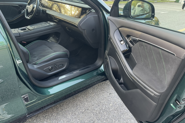 岚图汽车 岚图FREE 2025款 318 318km 后驱环游版车身外观6013