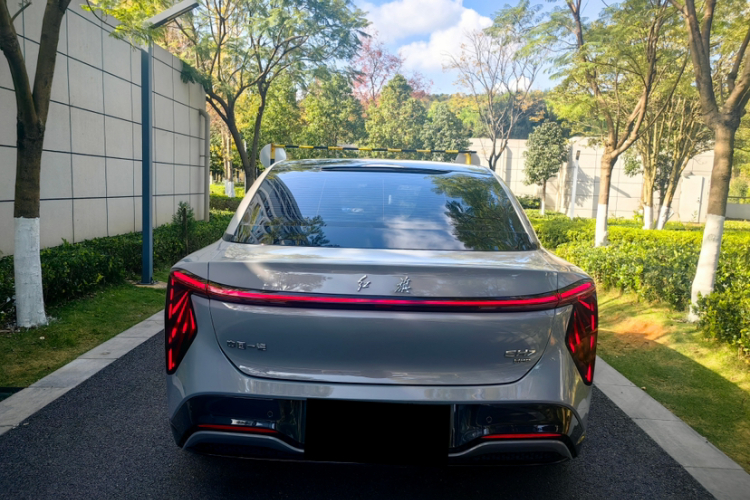 红旗EH7 2024款 600 Pro车身外观6005