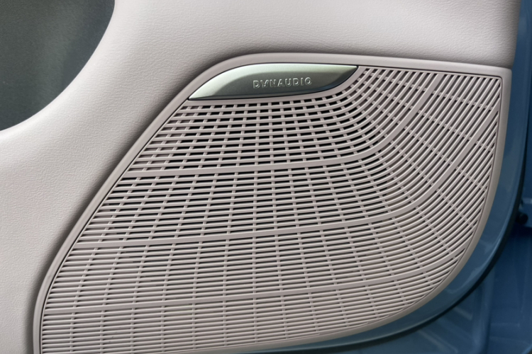 红旗天工06 2025款 660 四驱 智选版中控内饰7005