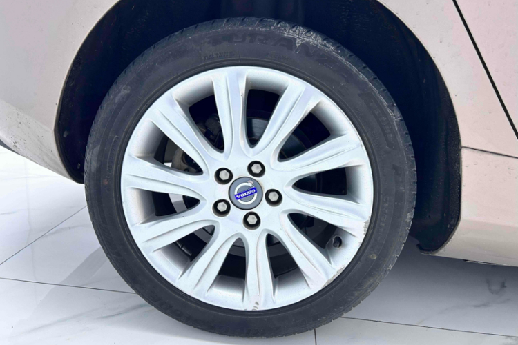 沃尔沃V40 2013款 2.0T 智雅版局部细节9003