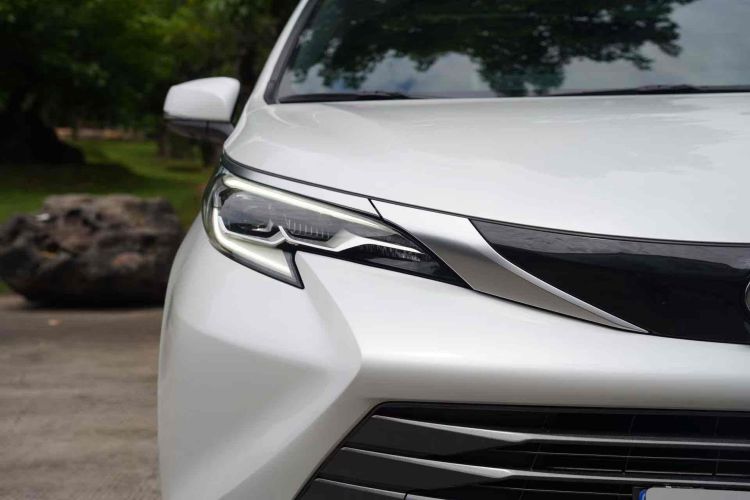 丰田 赛那SIENNA 2024款 2.5L混动 至尊版车身外观6010