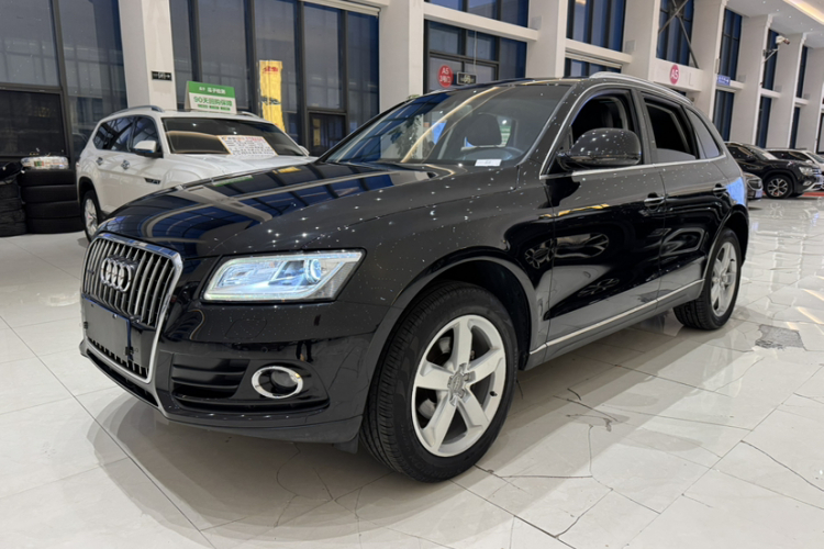 奥迪Q5 2016款 40 TFSI 舒适型车身外观1