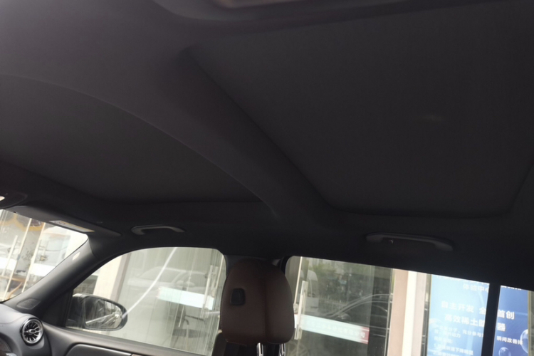 奔驰GLB 2020款 改款 GLB 200 动感型中控内饰7005