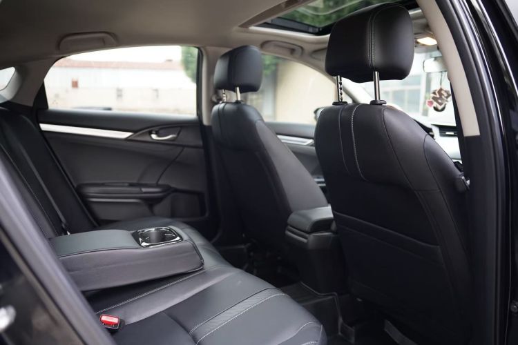 本田 思域 2016款 220TURBO CVT尊贵版中控内饰7004