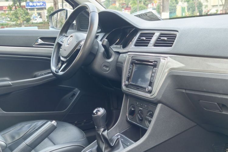 大众 朗逸 2017款 1.6L 手动舒适版中控内饰7006