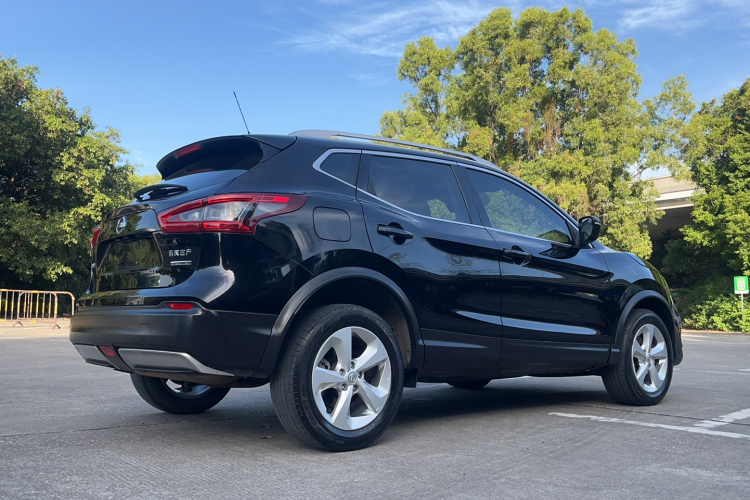 日产 逍客 2019款 2.0L CVT智享版车身外观6004