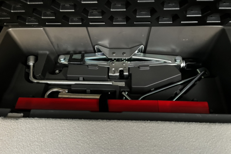 丰田 逸致 2015款 180E CVT跨界版中控内饰7005