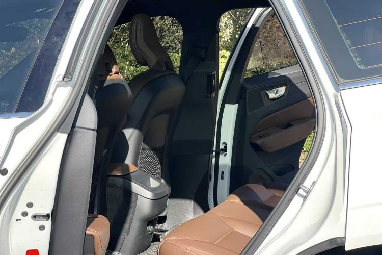 沃尔沃XC60 2024款 B5 四驱智远豪华版中控内饰7004