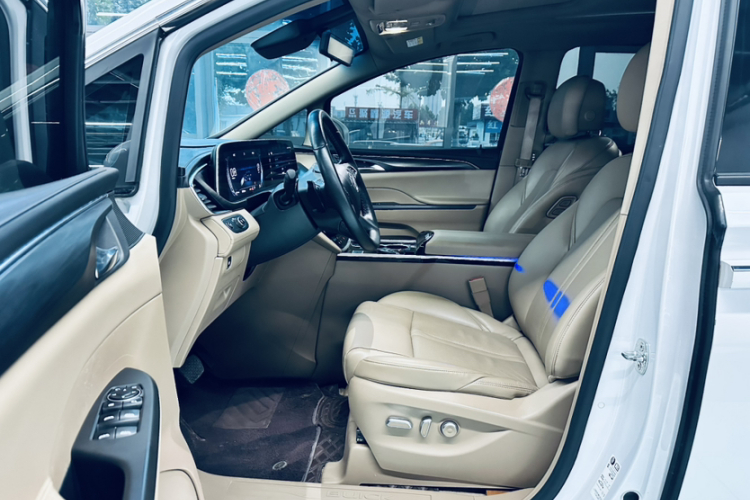 别克GL8 2021款 ES陆尊 653T 豪华型中控内饰7004