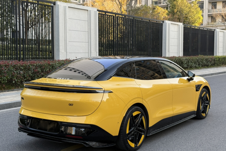 极氪007 2024款 四驱性能版 100kWh车身外观6003