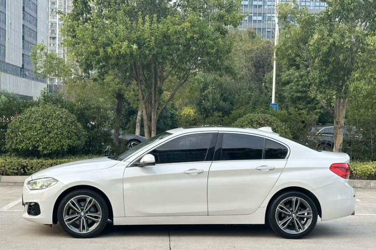 宝马1系 2018款 改款 118i 运动型车身外观6007