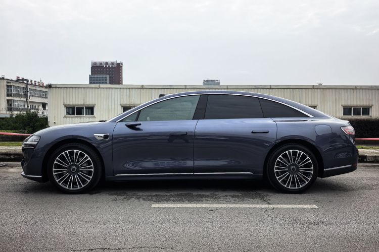 鸿蒙智行 享界S9 2025款 增程 Ultra车身外观6001