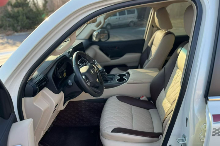 丰田 兰德酷路泽（平行进口）中控内饰7001